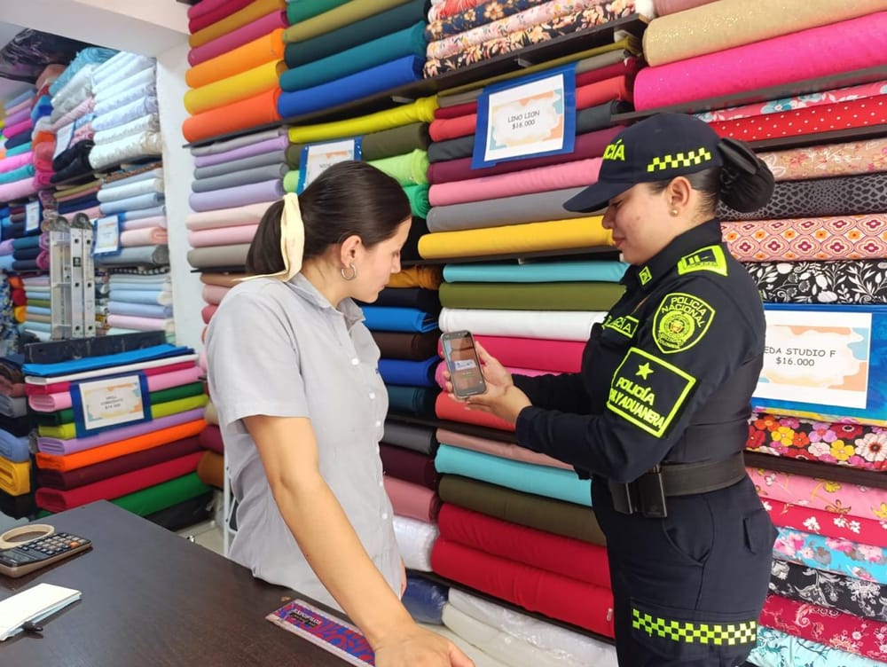 Autoridades impulsan el comercio legal de textiles en Bucaramanga imagen de la publicación