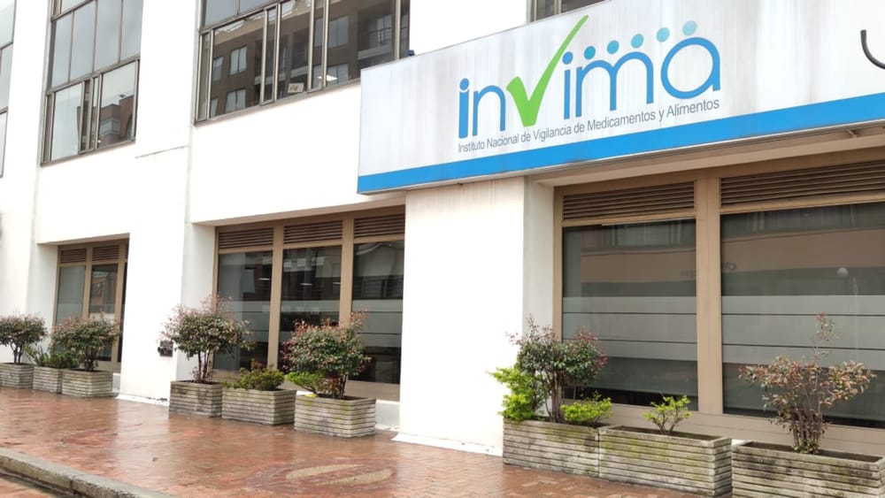 Invima emite alerta por jarabes y suplementos con registros falsos y sin respaldo científico imagen de la publicación