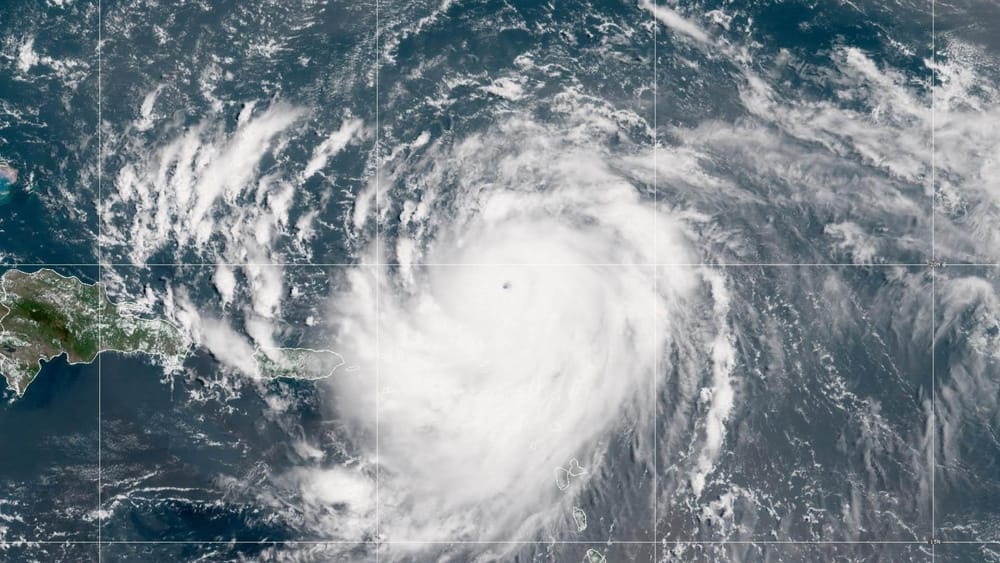 Huracán Erín llegó a su máxima fuerza en el Caribe imagen de la publicación