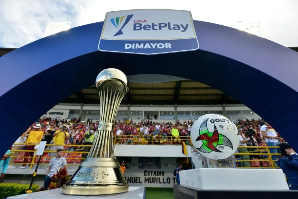 Revolcón en el fútbol colombiano: Dimayor propone reducir equipos y premiar a la B con cupo internacional imagen de la publicación