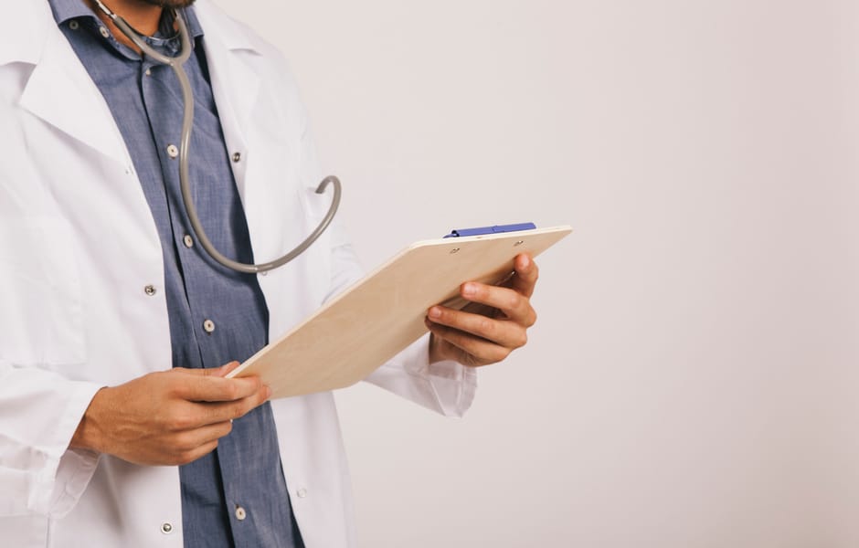 Casos de negligencia médica requieren análisis probatorio completo a las decisiones del acusado imagen de la publicación