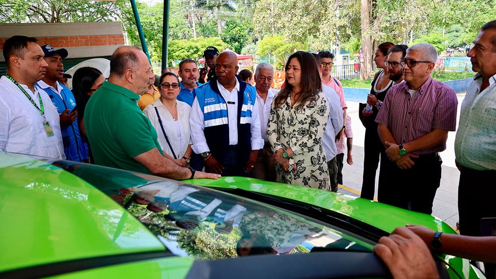 Colombia aspira a renovar 54 mil vehículos con taxis eléctricos para 2036 imagen de la publicación
