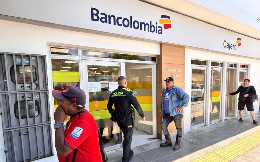 Buscan a tres hombres que realizaron taquillazo de $10 millones en Banco de Barrancabermeja imagen de la publicación