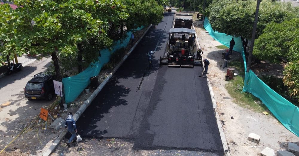 Pavimentación de vías en comunas de Barrancabermeja con inversión de más de  $22.000 millones imagen de la publicación
