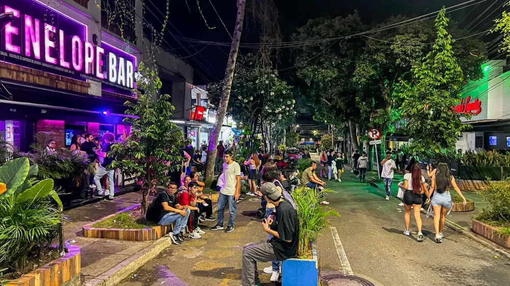 Vendedor de rosas hurtó celulares a jóvenes en Bucaramanga imagen de la publicación