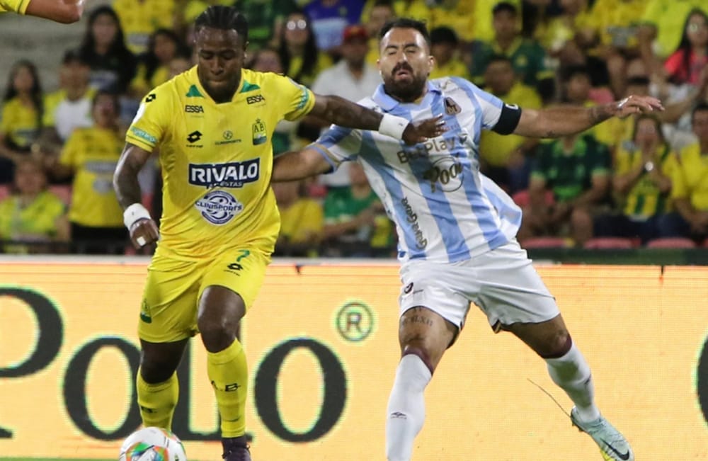 Bucaramanga derrotó2 - 0 al Tolima y es líder del fútbol colombiano imagen de la publicación