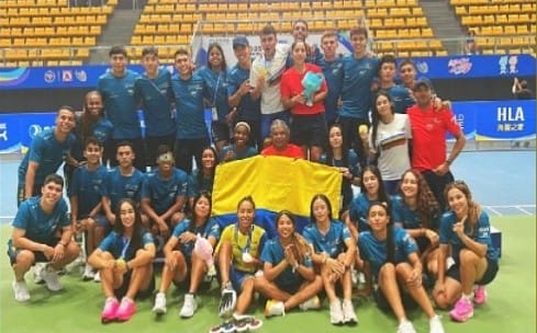 Colombia ¡Campeón! en la pista imagen de la publicación