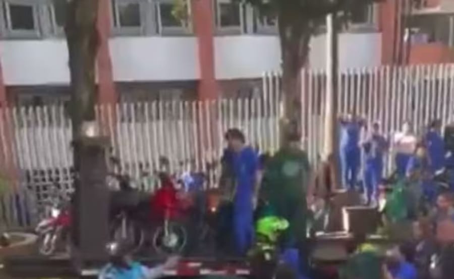 Estudiantes de la Universidad Cooperativa agredieron a a agentes de tránsito en Bucaramanga imagen de la publicación