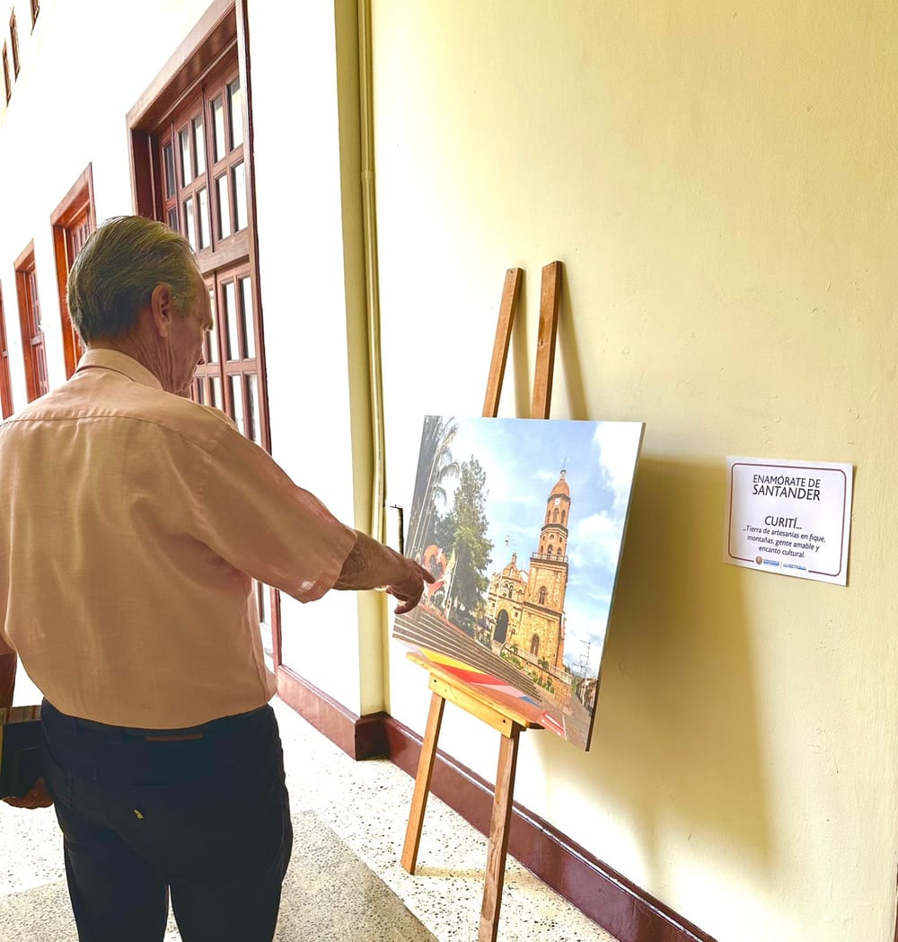 Gobernación recibe la exposición de Julio César Franklin imagen de la publicación