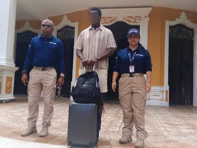 Expulsan de Colombia a estadounidense tras considerarlo riesgo para la seguridad ciudadana imagen de la publicación