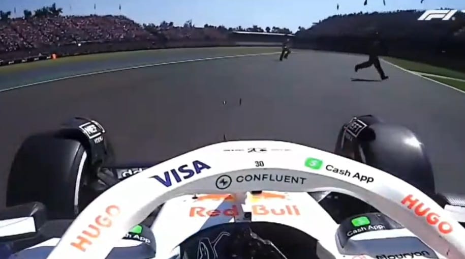 Milagro en el GP de México: piloto de la Fórmula 1 evita tragedia al esquivar a dos personas que invadieron la pista imagen de la publicación