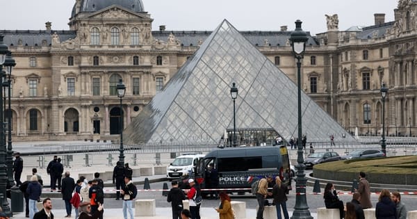 Robo en el Louvre: Francia admite fallos de seguridad y busca a los cuatro autores del atraco histórico imagen de la publicación