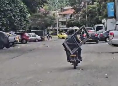 Concejal Carlos Parra destapó nuevo robo de chatarra: esta vez en Metrolínea imagen de la publicación