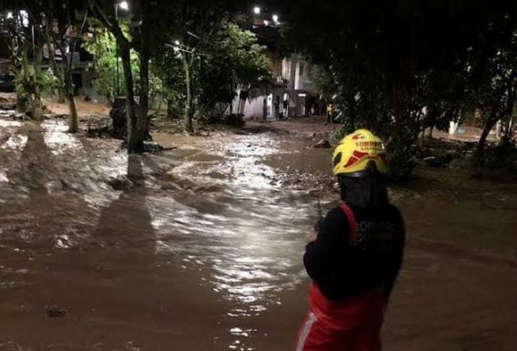 Inundaciones y deslizamientos por fuertes lluvias en Santander imagen de la publicación