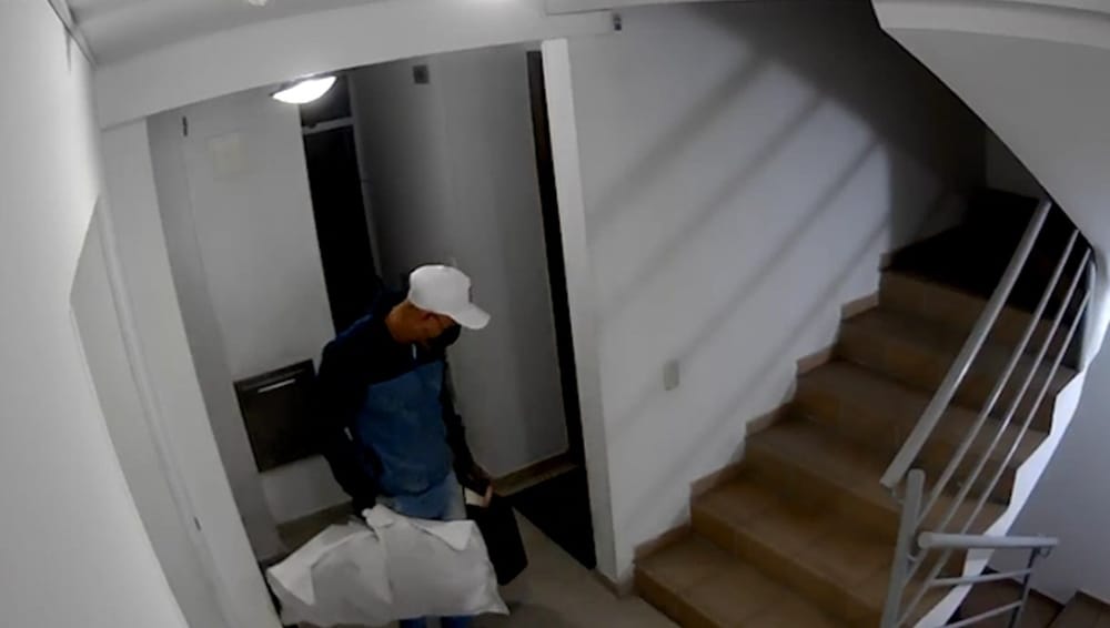 'Ratas' se metieron a un apartamento disfrazados de mensajero y se llevaron cuantioso botín imagen de la publicación