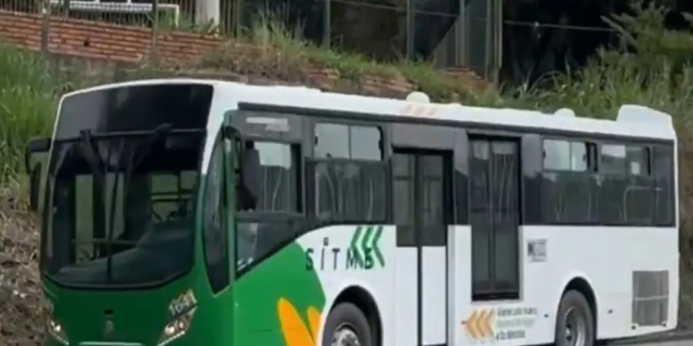 ¿Qué pasó con los buses alquilados por Metrolínea y que  aún no entran en servicio? imagen de la publicación