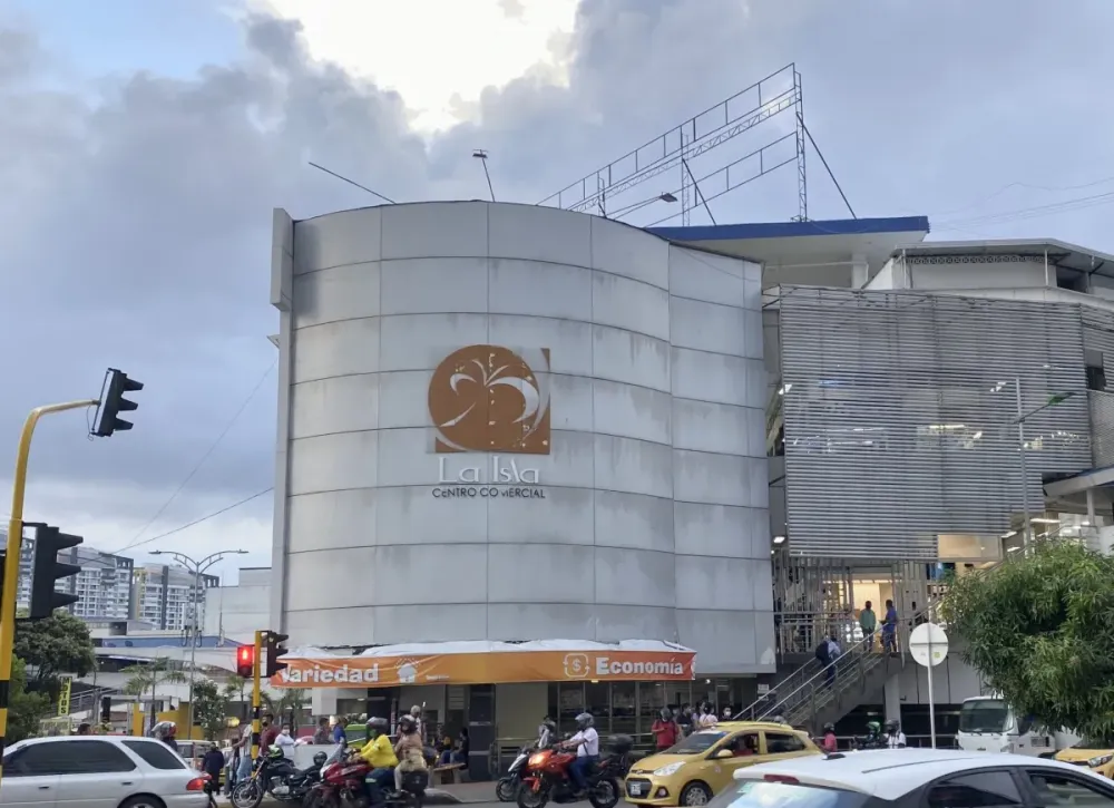 Atención: mujer fue arrollada por vehículo en La Isla, Bucaramanga imagen de la publicación