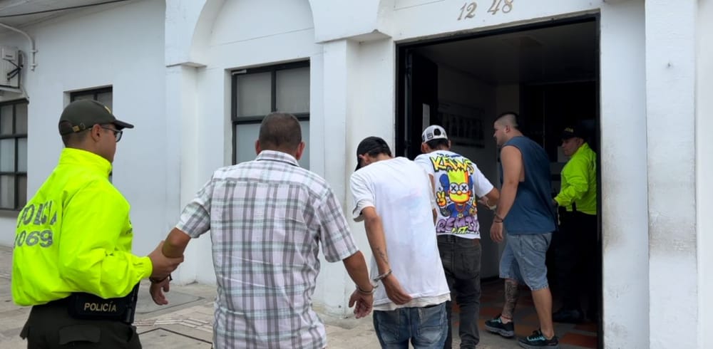 Indignación en Piedecuesta por domiciliaria a banda de ‘jibaros’ imagen de la publicación