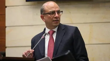 Carlos Camargo llegó a la Corte Constitucional en medio de polémicas y demandas imagen de la publicación