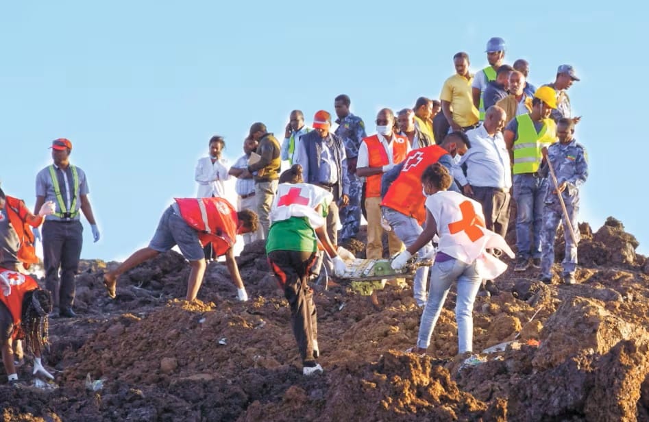 Derrumbe en iglesia deja 36 muertos y 200 heridos imagen de la publicación