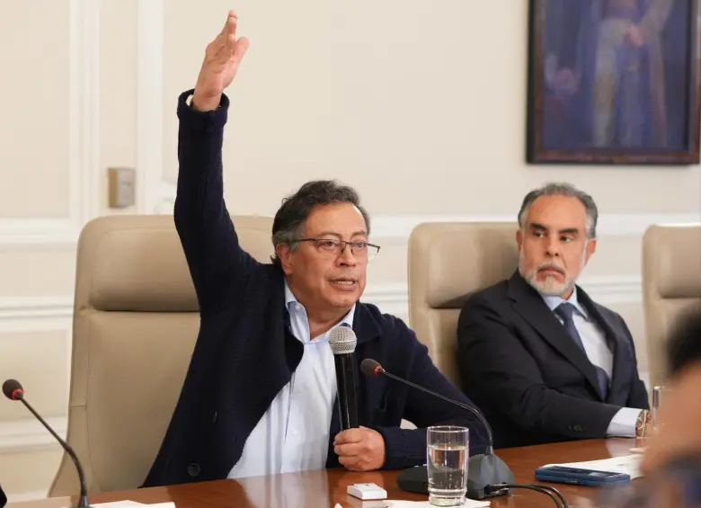 Petro echó del cargo a un funcionario durante el Consejo de MINISTROS imagen de la publicación