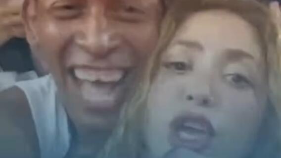 El fan que recorrió 800 kilómetros para cantar con Shakira en Cali imagen de la publicación