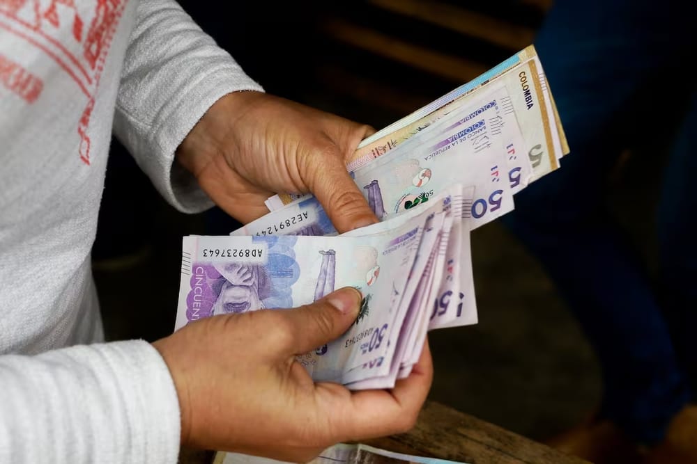 Cae mujer que engañaba a comerciantes con dinero falso en el Socorro imagen de la publicación