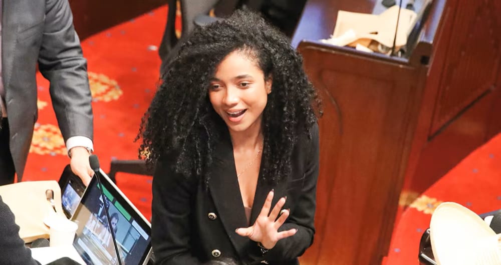 Una de las asesoras más cercanas a la cúpula del gobierno Petro resultó ser un fraude, le anularon todos sus diplomas universitarios imagen de la publicación