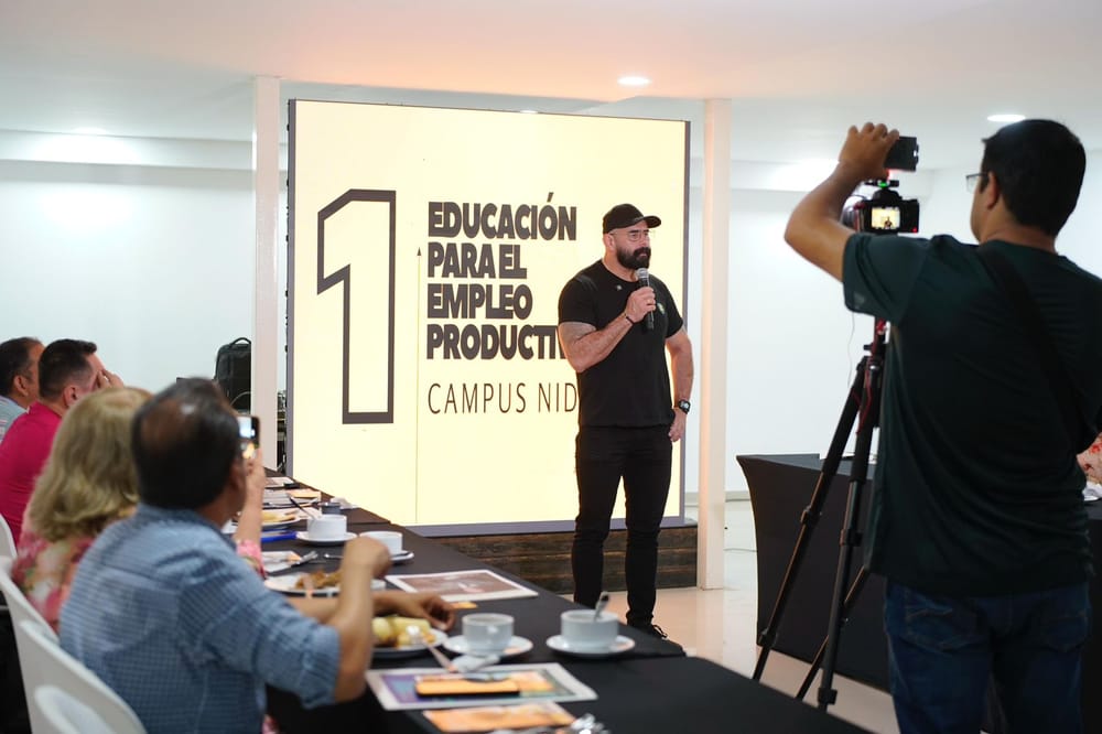 Violencia y política: agresión a la sede de Carlos Bueno revela guerra sucia en la contienda por Bucaramanga imagen de la publicación