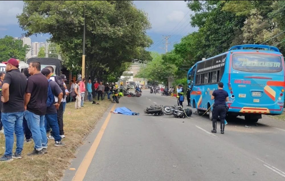 Un muerto y varios heridos en accidente múltiple en el anillo  vial Girón - Floridablanca imagen de la publicación