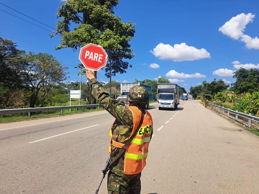 Ejército refuerza la seguridad en vías del nororiente durante el puente festivo imagen de la publicación