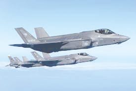 Aviones de combate  sobrevolaron Caracas Nicolás Maduro puede ser  deportado a Estados Unidos imagen de la publicación