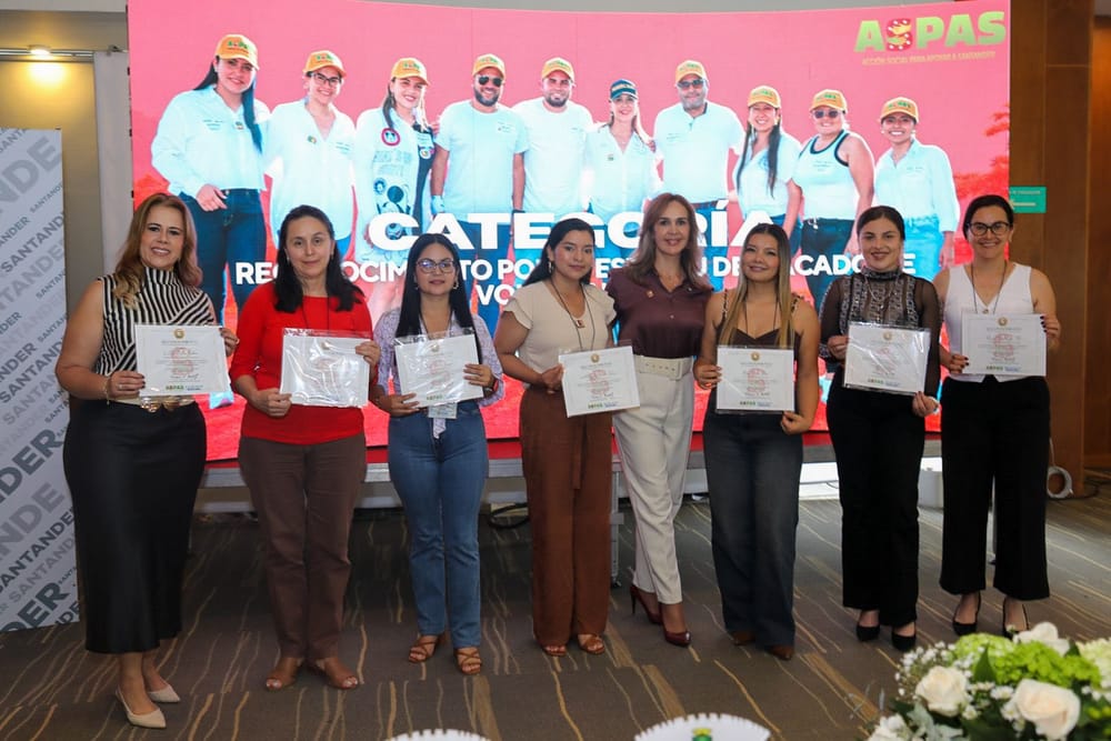 Reconocimientos en VI Encuentro de Alcaldes y Gestoras y Gestores Sociales imagen de la publicación