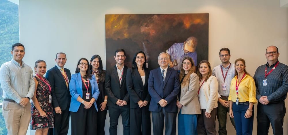 FCV y Amazon Web Services se unen para transformar experiencia del paciente imagen de la publicación