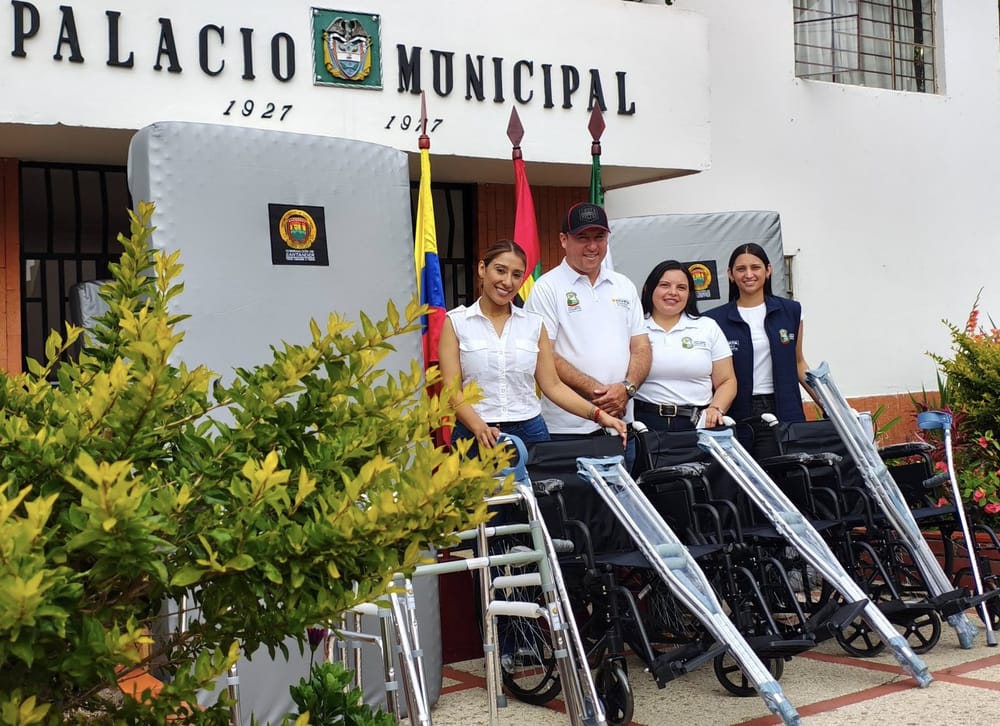 Cumpliéndole a los adultos mayores y personas en condición de discapacidad imagen de la publicación