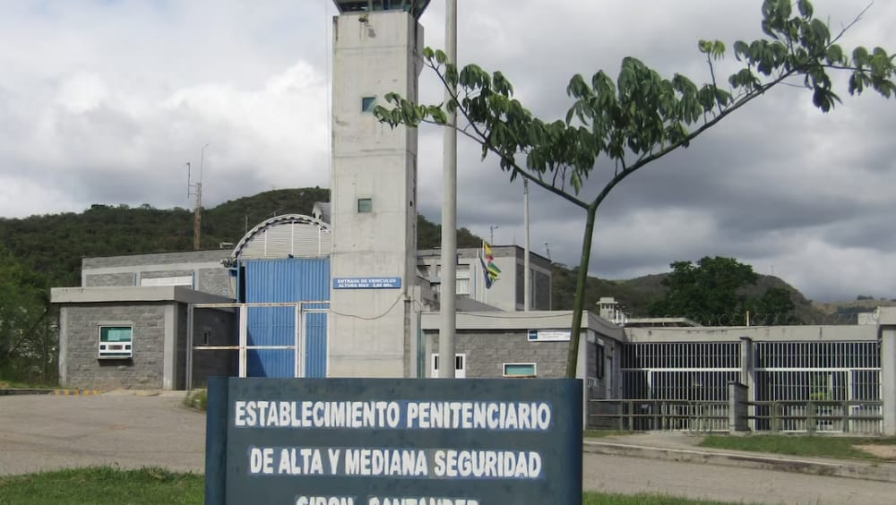 Cárcel Palogordo de Girón volvió a quedar en oscuras imagen de la publicación