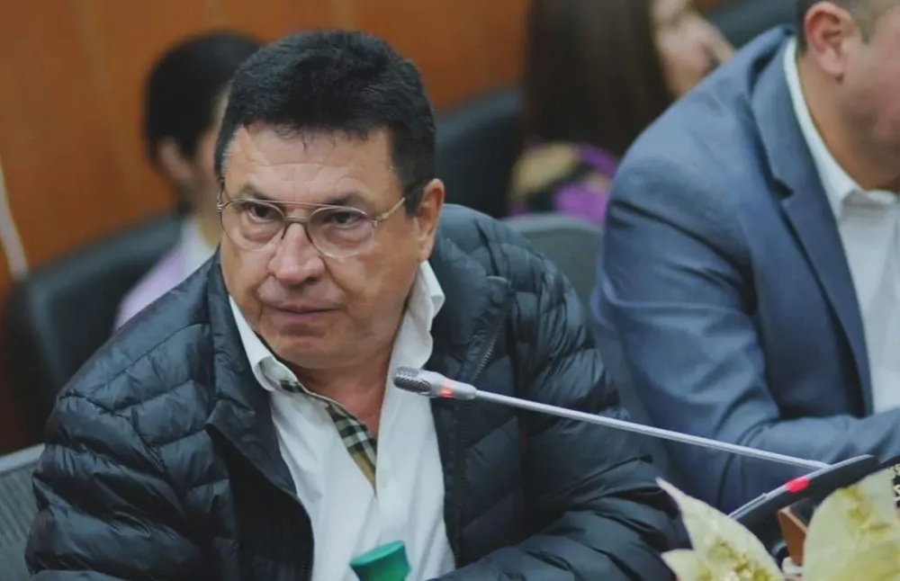 Senador Miguel Ángel Pinto volvió a atravesarse en reforma a la salud imagen de la publicación