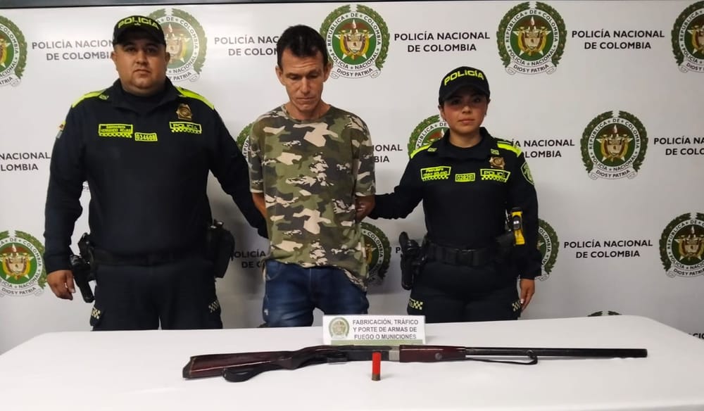 Policía captura a hombre armado tras intimidación en Girón imagen de la publicación