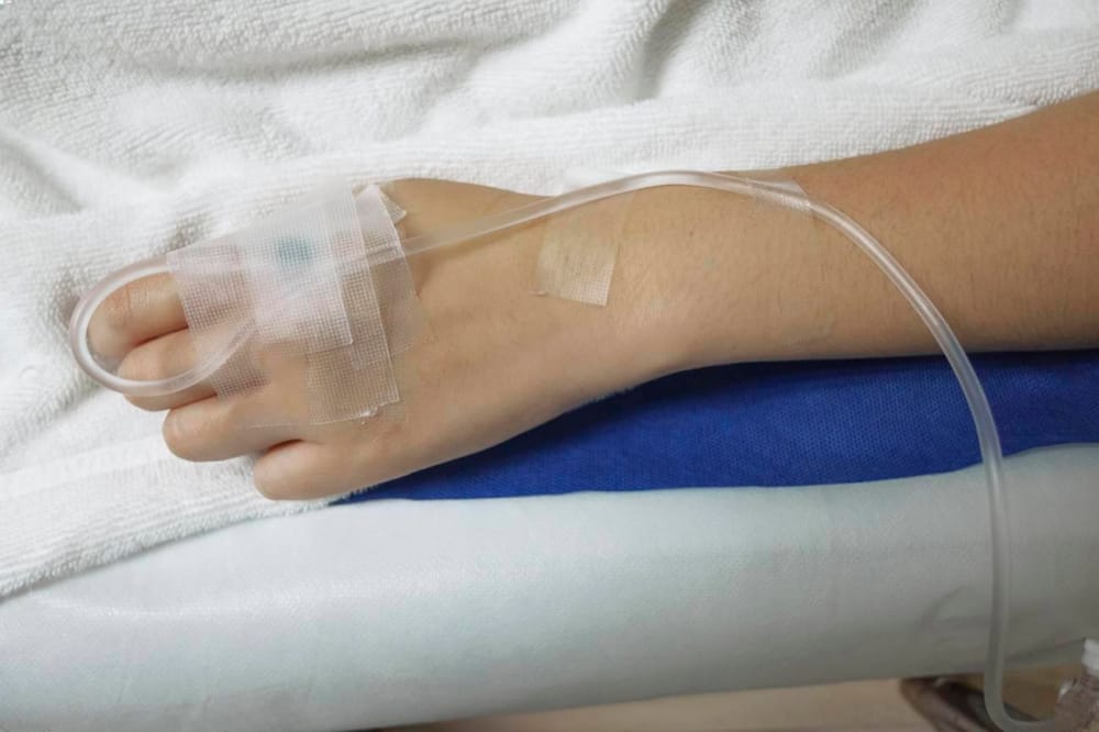 Motociclista huyó tras accidentar a dos mujeres en Santander imagen de la publicación