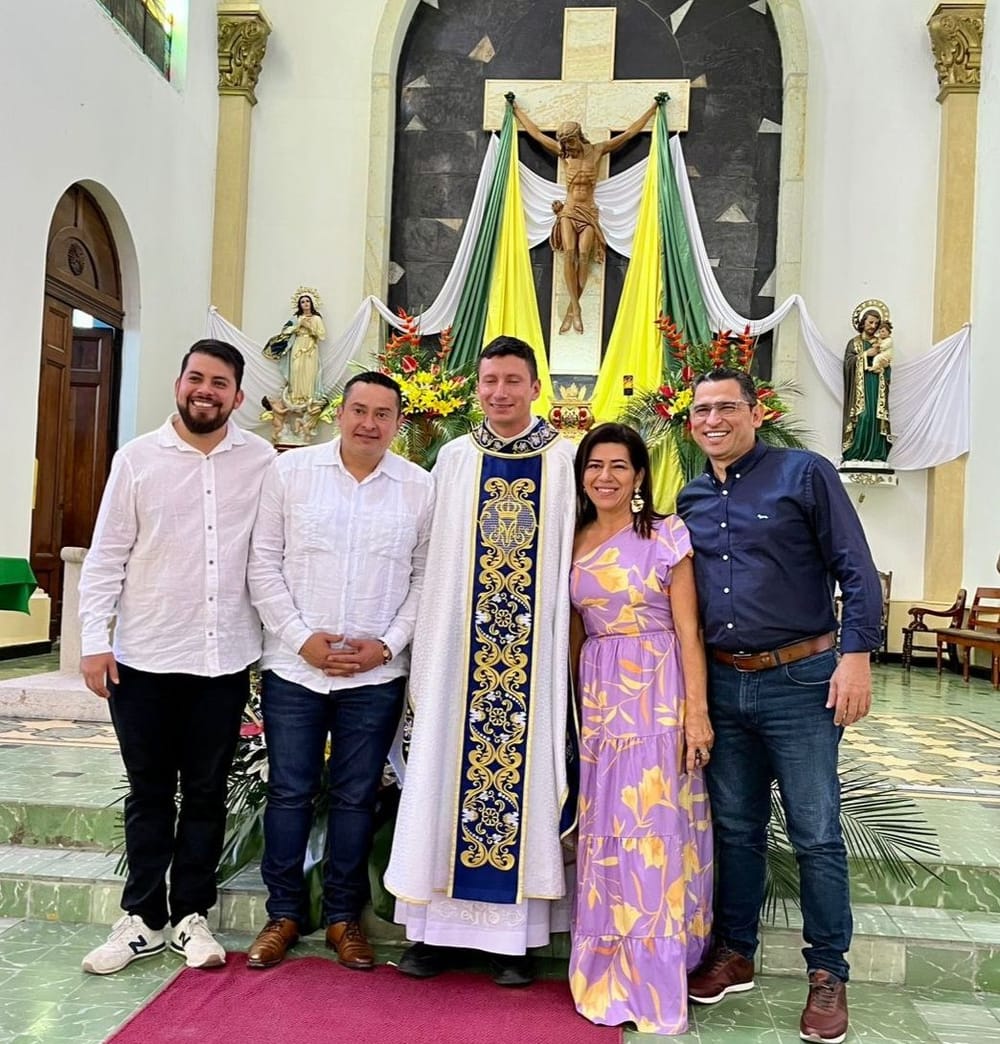 Bienvenida a nuevos presbíteros en el municipio de Onzaga (S) imagen de la publicación