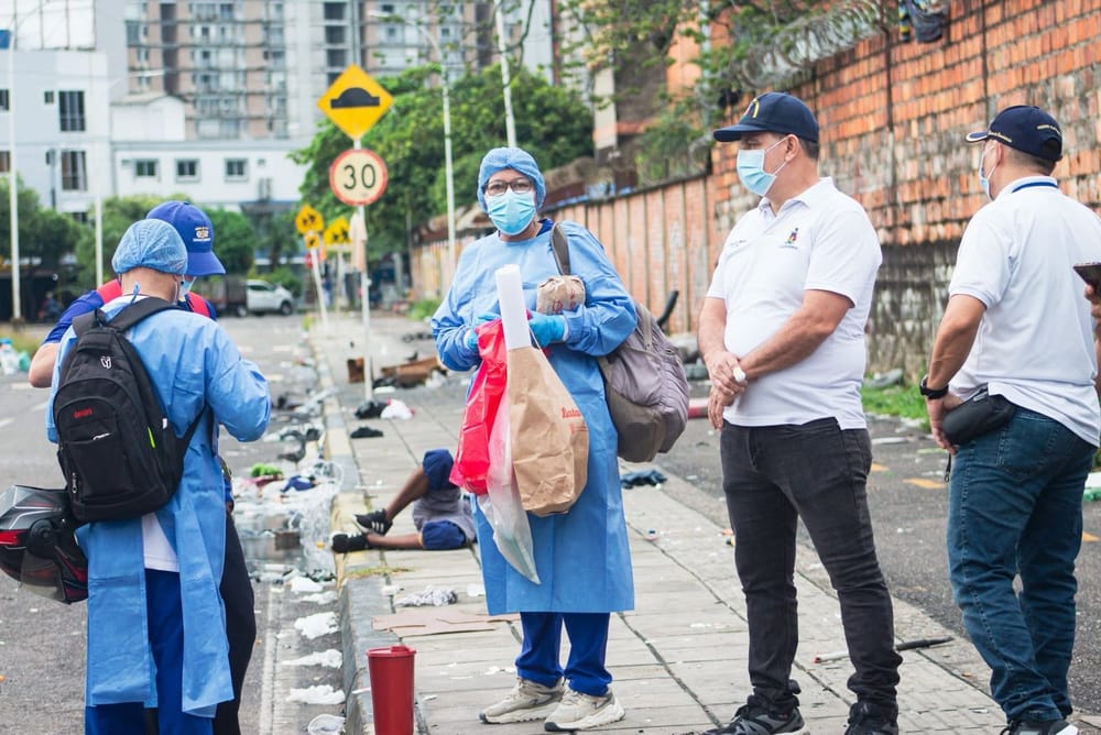 Limpian y sacan a habitantes de calle de los entornos escolares en Barrancabermeja imagen de la publicación
