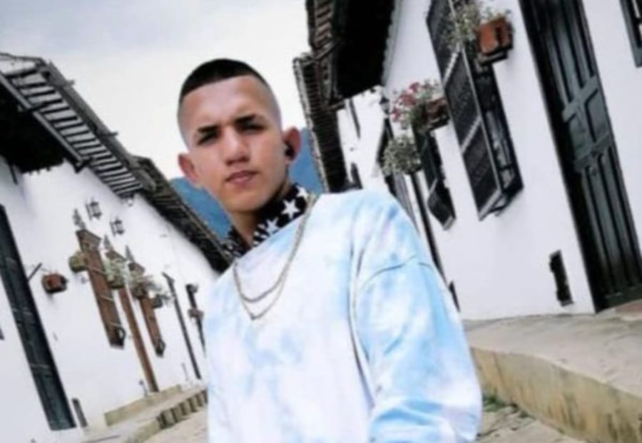 ‘Pingüino’ se estrelló con un carro y rebotó hacia la muerte imagen de la publicación