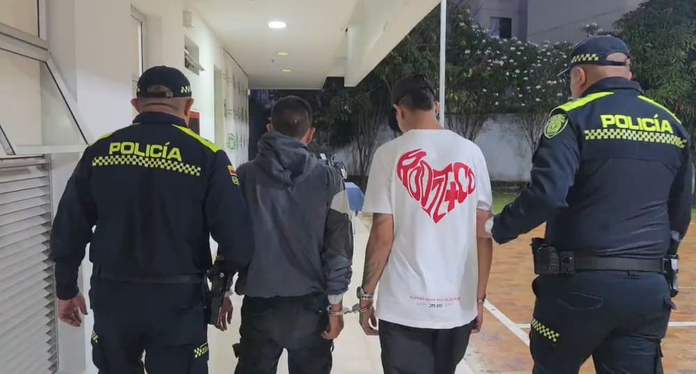 Fleteros capturados en flagrancia tras robar diez millones de pesos imagen de la publicación