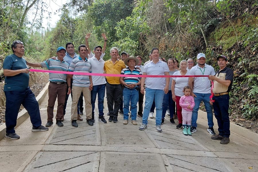 Aprendices SENA construyeron placa huellas en Lebrija imagen de la publicación