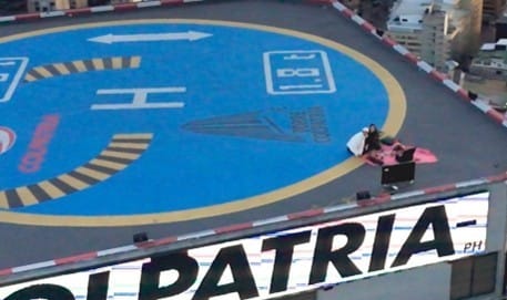 En la Torre Colpatria hace un picnic a su novia imagen de la publicación