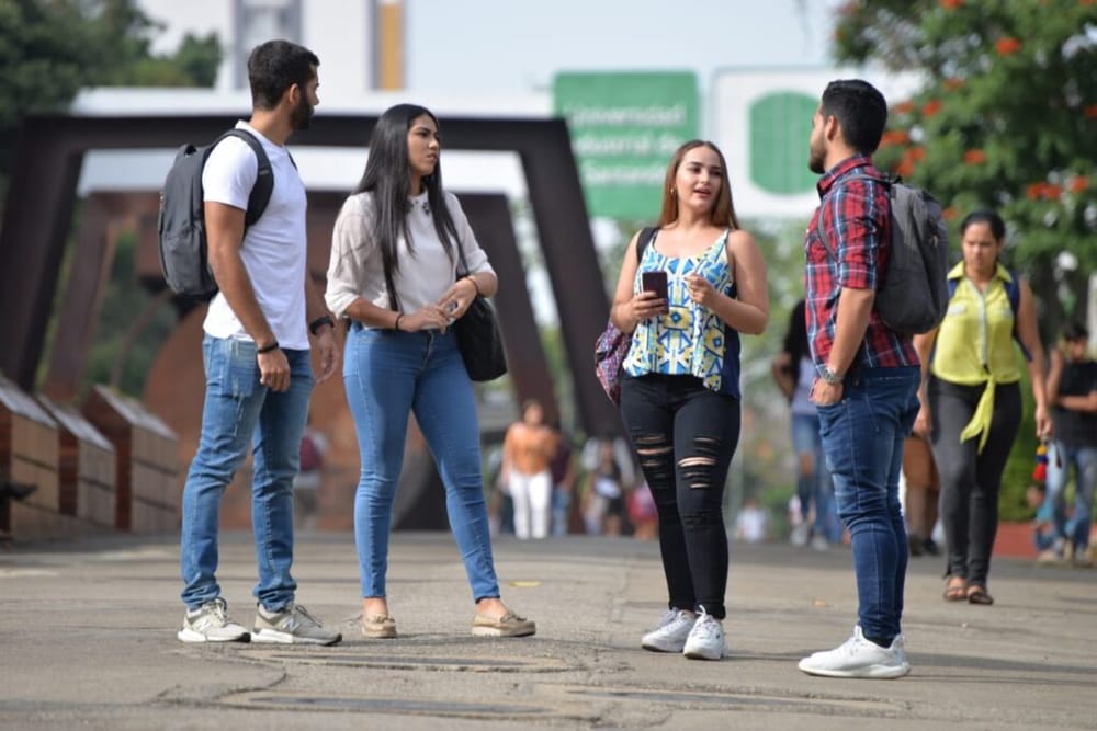 Estudiante UIS inscríbete en el curso de comunicación escrita para impulsar tu carrera imagen de la publicación