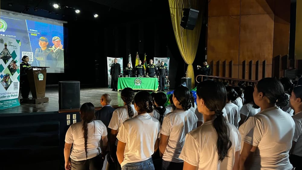 Policía Nacional de Colombia presenta primer contingente de auxiliares en Santander imagen de la publicación