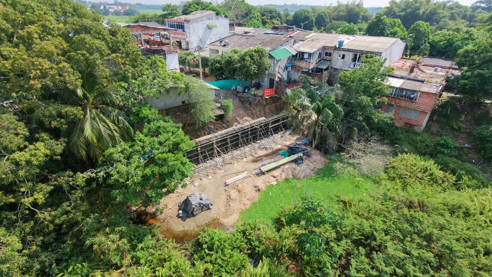 Alcaldía de Baranca trabaja en muro de contención para evitar deslizamientos imagen de la publicación