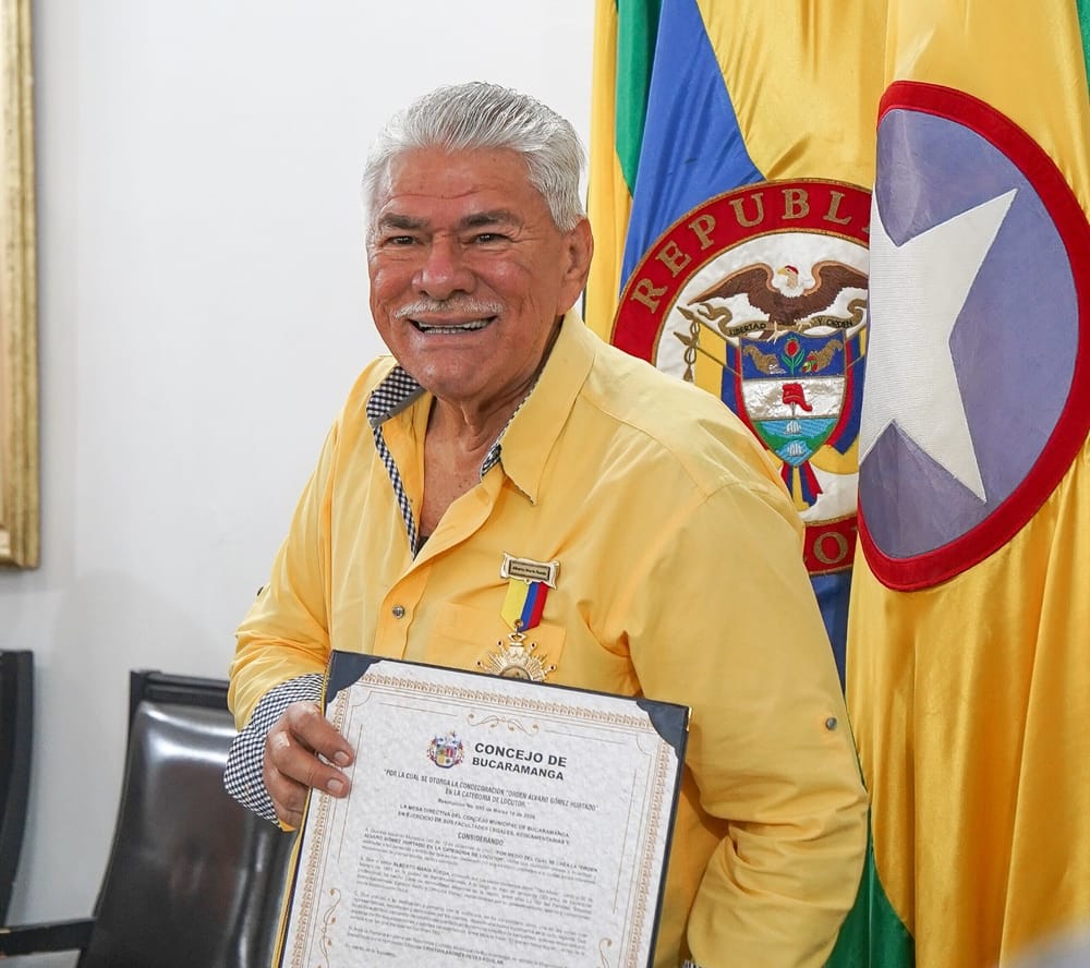 Homenaje y exaltación a toda una vida dedicada a la radio imagen de la publicación