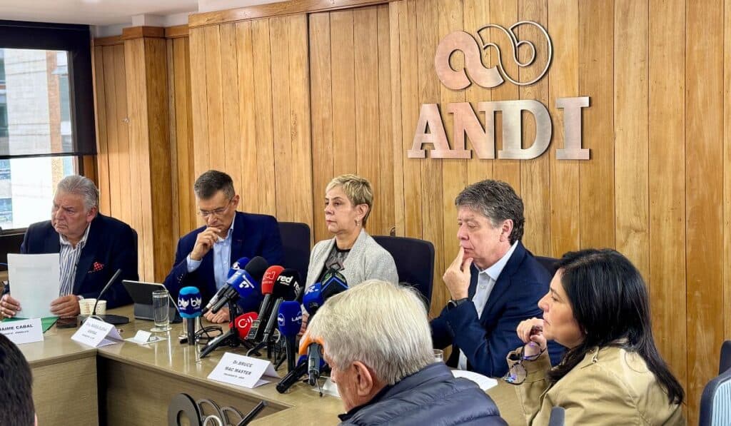 Gremios de Colombia y Ecuador piden suspender aranceles por fuerte caída del comercio entre los dos países imagen de la publicación